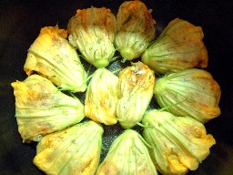 ズッキーニの花を食す♪~そしてギリシャの香り~_f0043911_1164643.jpg