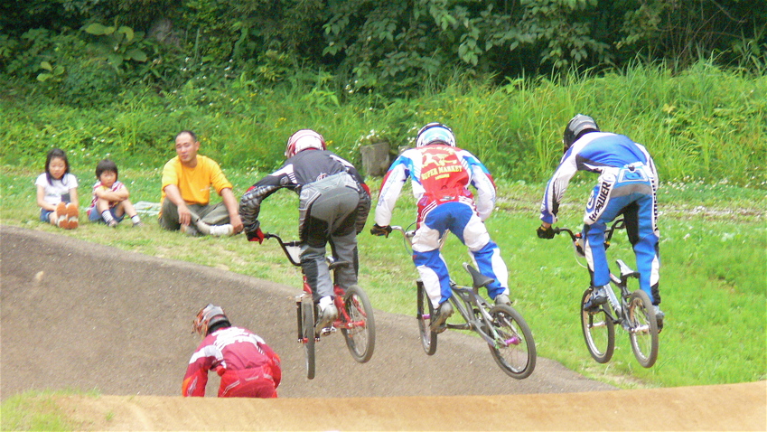 2006.6/25 JBA定期戦R−3VOL 3 予選第3ヒート〜決勝の画像垂れ流し_b0065730_2155352.jpg