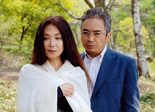 浅野温子　念願の難役　性同一性障害に理解を_d0066343_1453353.jpg