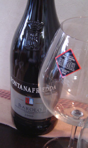 FONTANAFREDDA　BAROLO 2000_b0105674_1762456.jpg