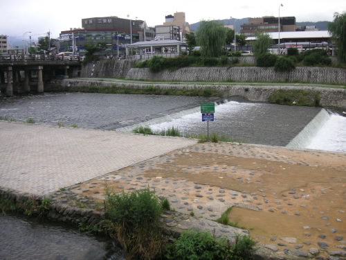 祇園祭が近づいている_c0048132_1747247.jpg