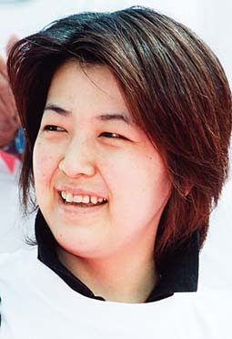 Japanese politician opens closet doors_d0066343_22292072.jpg