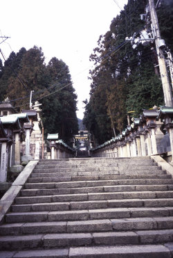 <第二十九番 生駒山 宝山寺>_a0045381_21111321.jpg