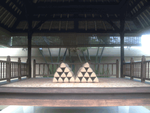 d0038319_13532044.gif