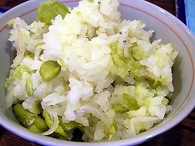 本日のメニュー: そら豆とじゃこの炊き込みご飯、かぼちゃのコロッケ、ミネストローネ風野菜スープ_e0061902_14485464.jpg