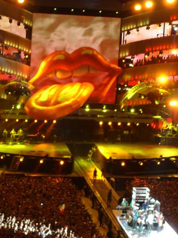 ストーンズ・コンサート その2 (Rolling Stones 2)_d0006400_2305173.jpg