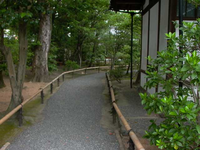 茶室　東陽坊へ　建仁寺をあるく_e0006293_0375084.jpg