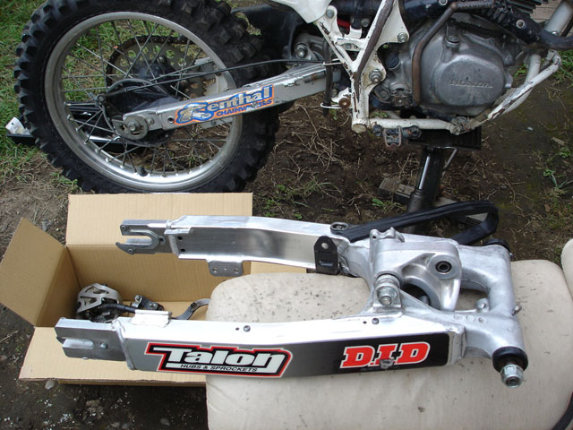 XR200R（ME05)後脚軽量化＆制動力強化計画 フィッティング編