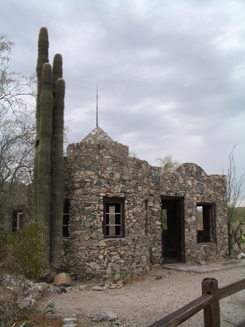 丘の上のクラーク博士の言葉 @ South Mountain Park, Phoenix AZ_f0020905_7394880.jpg