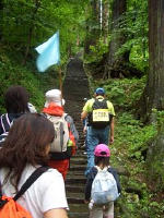 楽しかった初めての羽黒山遠足_f0011734_2105820.jpg