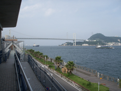 回転寿司 in 唐戸市場_b0083267_0265134.jpg