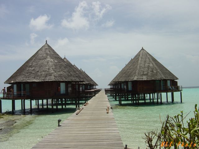 水上コテージ（Velidhu Island Resort）　_a0083300_17321695.jpg