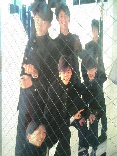 ■ smap の 森くんが写っとるポスター ■ -本通電停近辺の学生服屋さんにて-_a0033733_15481170.jpg
