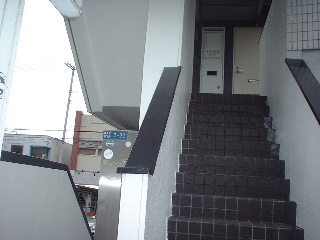 ビルの階段塗装工事_f0031037_17285668.jpg