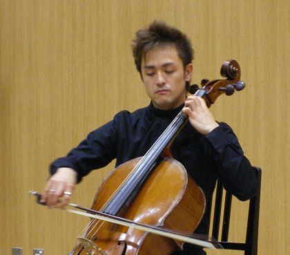オープンキャンパスと無伴奏チェロ組曲_c0025115_21494545.jpg