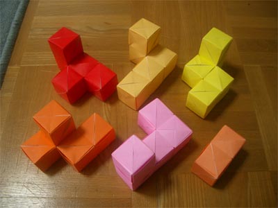 \"Magic Rose Cube\"のユニットのアレンジで”ザ・キューブ”を作る。_b0035506_1955455.jpg