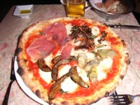 チーズとオリーブがうまい　イタリアンレストラン_f0088456_6413910.jpg