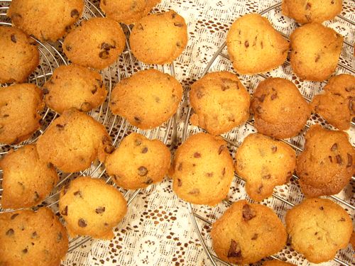 今日のおやつはCHOCOLATE CHIP COOKIES。。。.゚。*・。♡ _a0053662_1524098.jpg