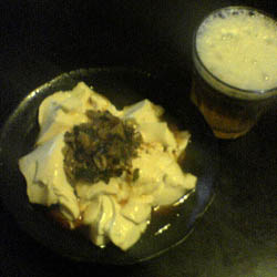 ねぎ炒めのせ冷奴とビール_a0043068_16301798.jpg