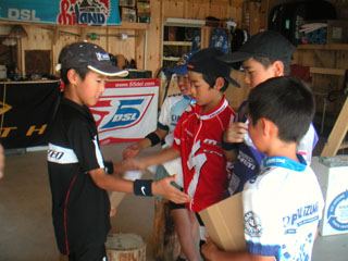 f0069775_08351.jpg