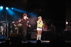 水木一郎＆堀江美都子が2人で名曲熱唱_e0025035_1911826.jpg