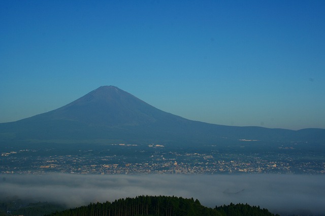 朝霧の富士山_b0089506_22462135.jpg