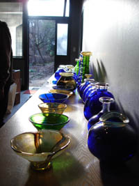 濱田能生作 夜光杯 盃 ぐいみ ガラス製 ガラス器 硝子 青 ブルー ガラス工芸 共箱付き 2025年最新ぐい呑 客の人気アイテム - メルカリ