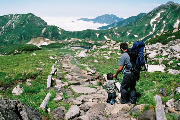 ■2歳7ヶ月■　今年の夏は、立山・室堂で山登り！_b0015047_101466.jpg