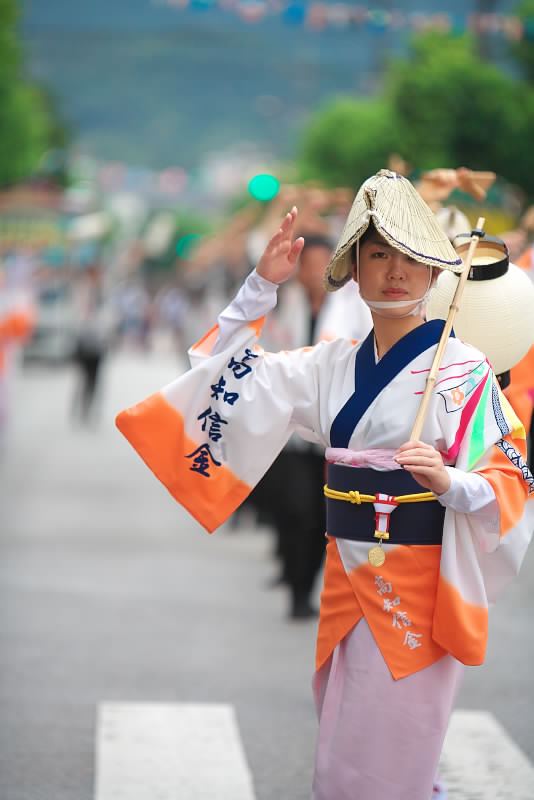 よさこい祭り2006「本祭 ２日目」 4/9_a0078341_0151617.jpg