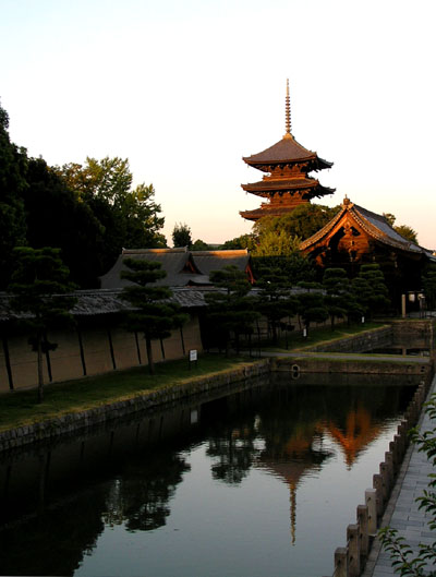東寺の五重塔_e0048413_11222593.jpg