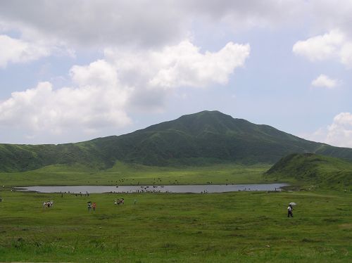 阿蘇草千里ヶ浜 つかの間九州① ~熊本阿蘇市~_c0055515_2391898.jpg