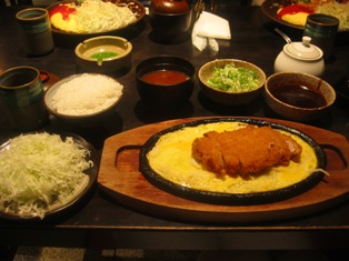 名古屋めしランチ~味噌カツ三昧~「 黒豚屋 らむちい」_f0040321_025360.jpg