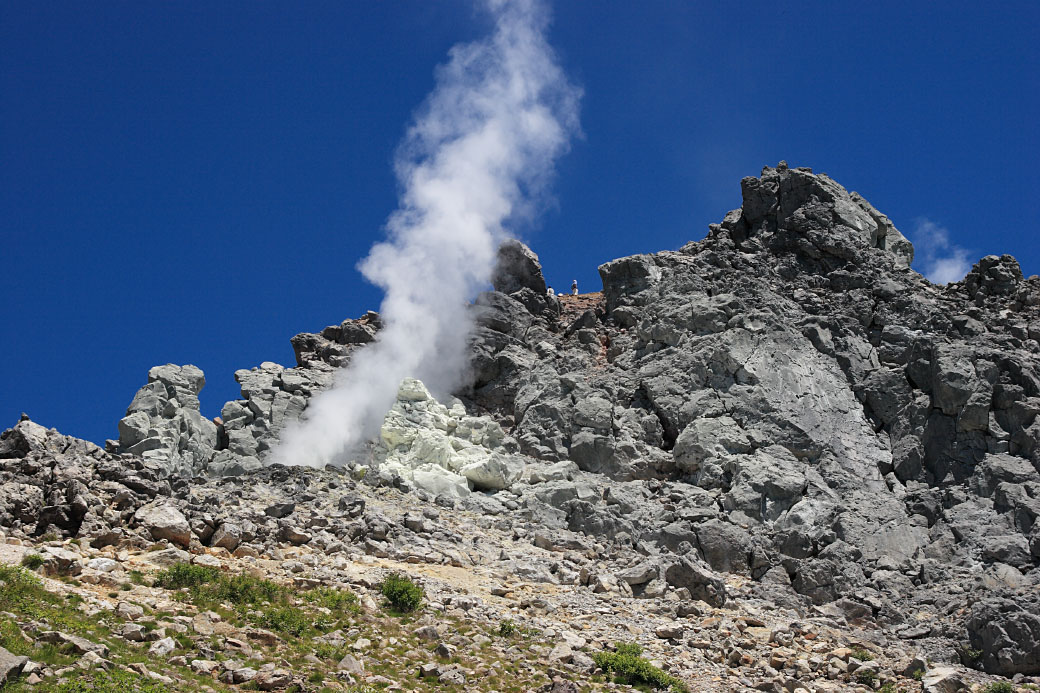 北アルプス唯一の活火山_d0004160_20451579.jpg