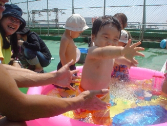 水遊びin児童館_e0061368_235790.jpg