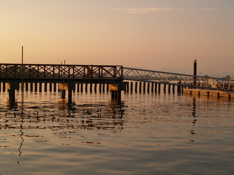 夕暮れの海釣公園_a0078765_22244679.jpg