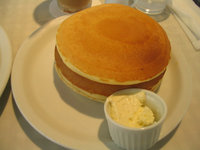 横浜のカフェ　モトヤ・パンケーキ＆Ｃａｆｅ　ＦＬＯＷＥＲ_c0086230_20362514.jpg