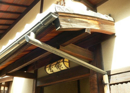 俵屋の不思議・・・雨のみち_b0014003_1017433.jpg