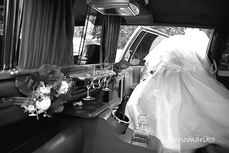 リムジンで到着 フランスの結婚式 パリときどきバブー From Paris France リムジンで到着 フランスの結婚式 パリときどきバブー From Paris France