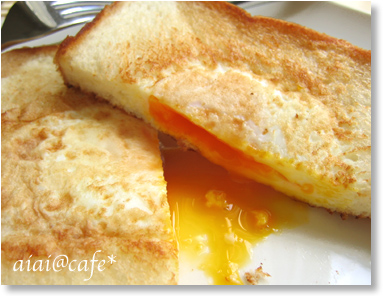 カゴの中のたまご Eggs in a basket_a0056451_3124475.jpg