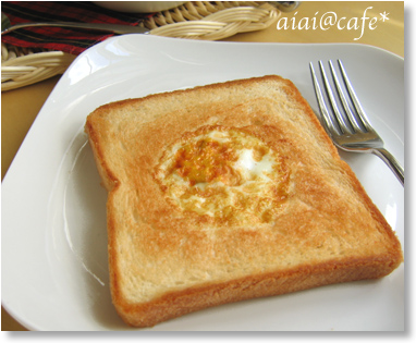 カゴの中のたまご Eggs in a basket_a0056451_34841.jpg