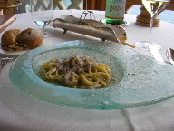 18日 06夏 南イタリアへの旅 taverna del capitanoで食事、その後ナポリへ。_a0059035_0553287.jpg