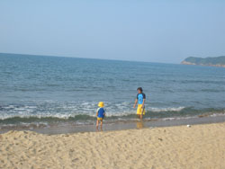 夏の終りのビーチで_f0009169_7234261.jpg