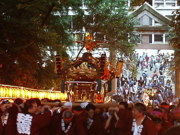 山王祭・宮入り_e0035646_1265886.jpg