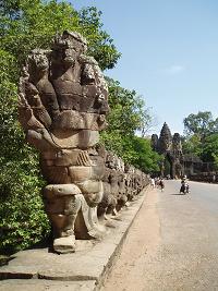 カンボジア・アンコール遺跡の旅 【アンコール・トム　バイヨン編】_a0014651_1585983.jpg