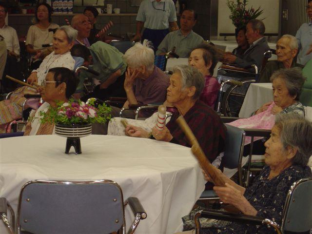 敬老会_e0040673_15585578.jpg