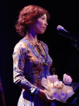 花れんさんCD発売記念ライヴに感じた“音楽の灯火”_f0006713_2359715.jpg