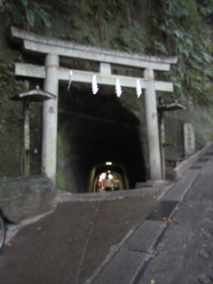 To Kamakura_b0046388_0273547.jpg