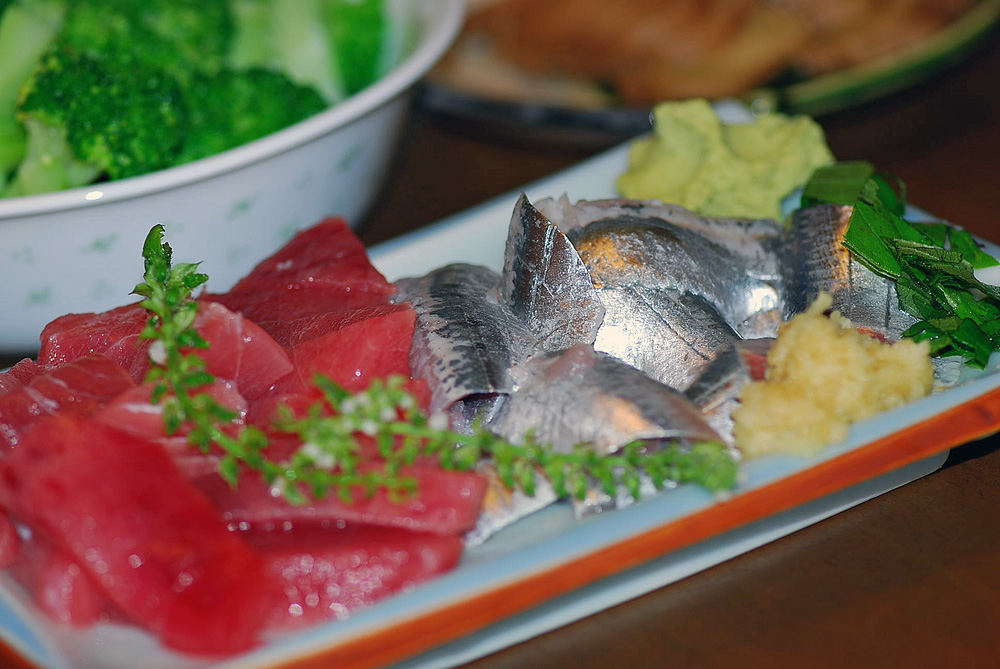 今晩の 酒の肴 です 鮪と鰯の刺身 魚屋三代目日記