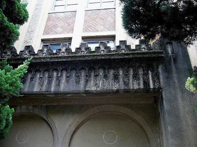 高槻の大阪医科大学付属看護専門学校_c0094541_14121060.jpg