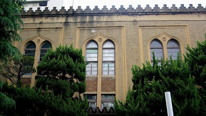 高槻の大阪医科大学付属看護専門学校_c0094541_1462510.jpg